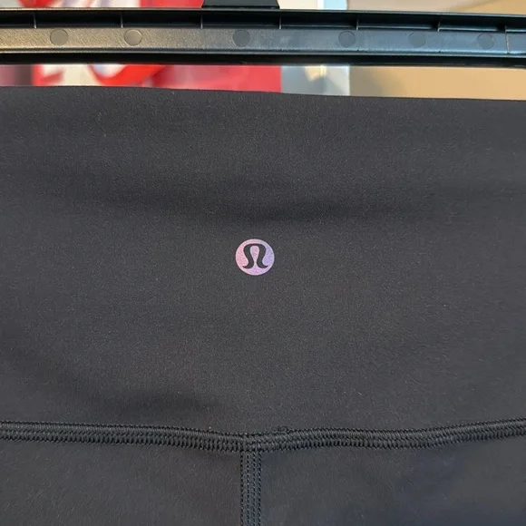 Lululemon Wunder Train High-Rise Tight 25" GRAPHIC Sz 6 Black Iridescent LOGO - Picture 7 of 8